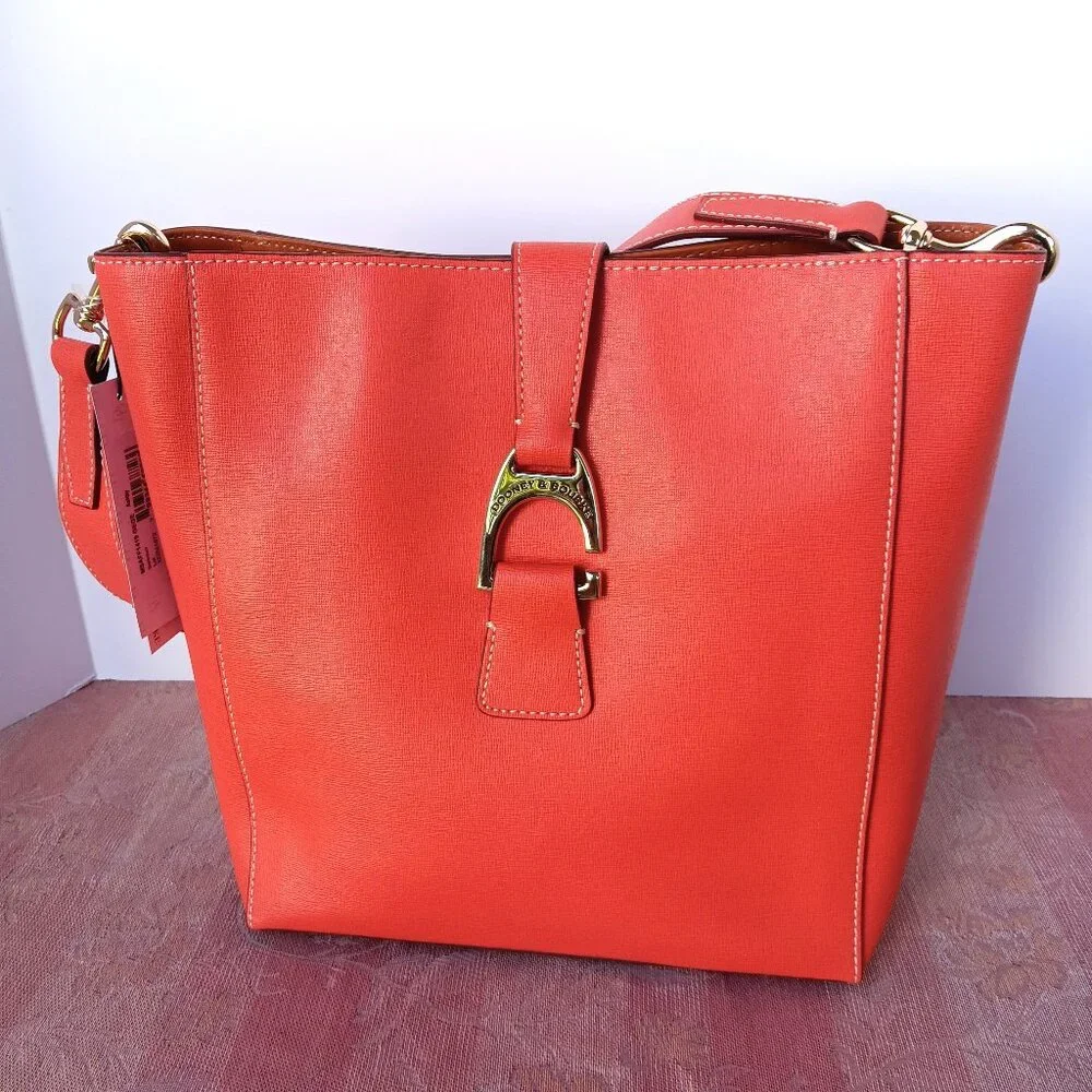 Dooney & Bourke 